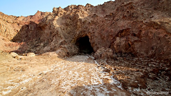 【Compathy Magazine】雄大な自然の景勝地に潜入！世界最長の塩の洞窟がイランにあった！