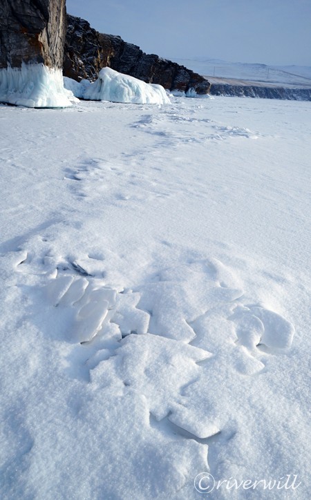 【Compathy Magazine】シベリアの奇跡！バイカル湖が魅せる氷のスーパーイリュージョン