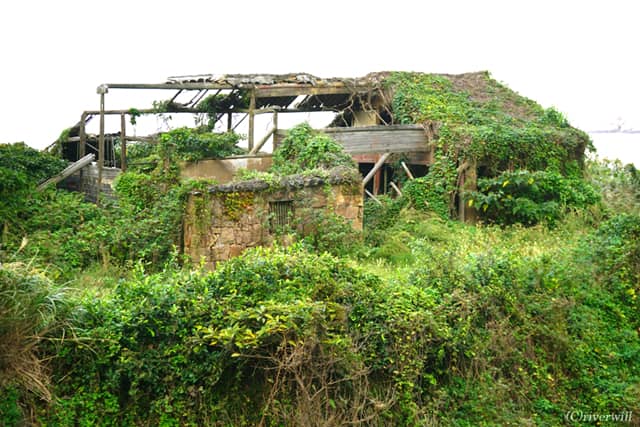 崩れ落ちる廃村、枸杞（クコ）島（中国）