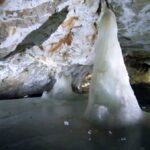 【トラベルjp】真夏もひんやり万年氷！スロバキア世界遺産ドブシンスカ氷穴