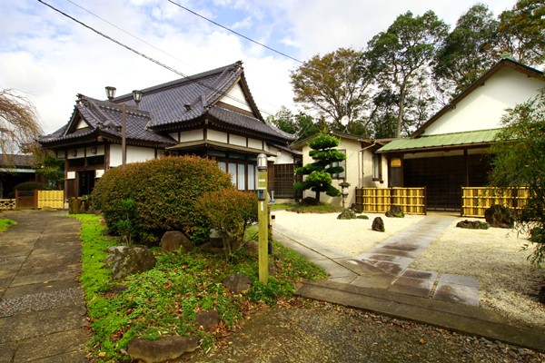 延命寺の美しい日本式庭園