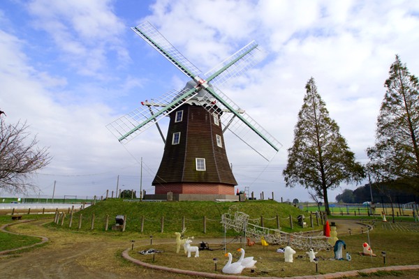 柏市のトレードマークともいえるオランダ風風車