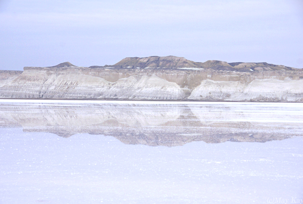 カザフスタンの“ウユニ塩湖”こと、トゥズバエル塩湖