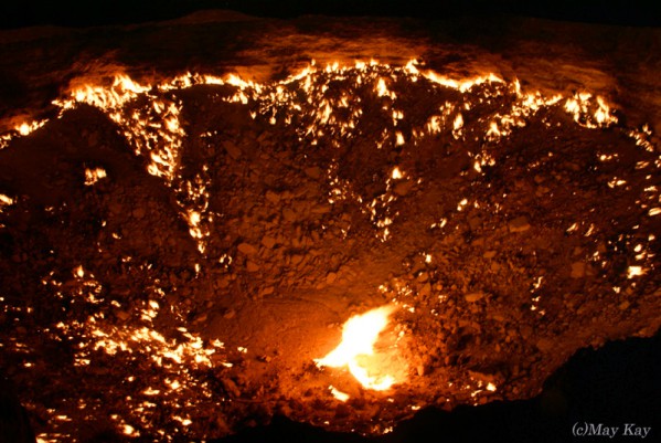 ウズベキスタンからもアプローチできる地獄の門【地獄の門（トルクメニスタン）】