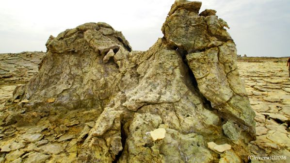 【エチオピア・ダナキル砂漠】ふしぎな奇岩もたくさん