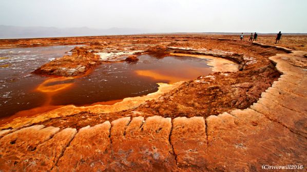 【エチオピア・ダナキル砂漠】巨大な硫黄泉のプール