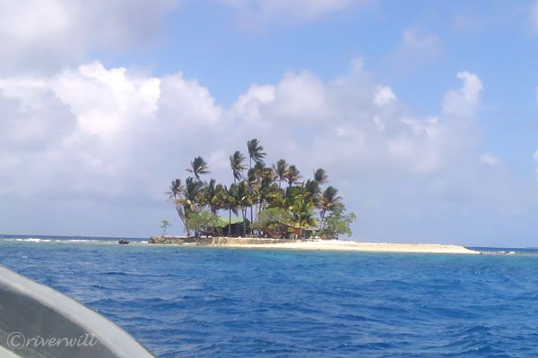 【ミクロネシア・ジープ島】絶海の孤島！ジープ島が見えてきた