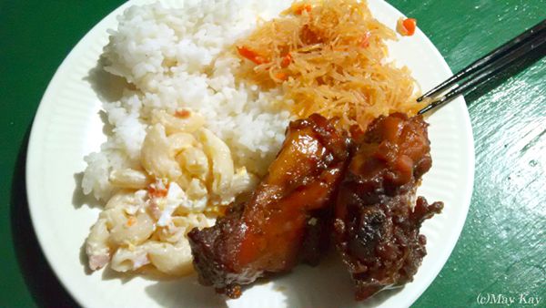 【ミクロネシア・ジープ島】照焼チキンと春雨の惣菜、マカロニサラダ