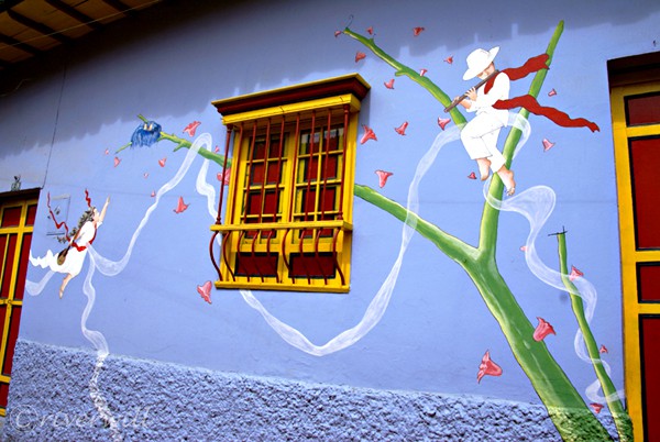 【コロンビア・ネモコン岩塩坑道】若手アーティストらによる壁画