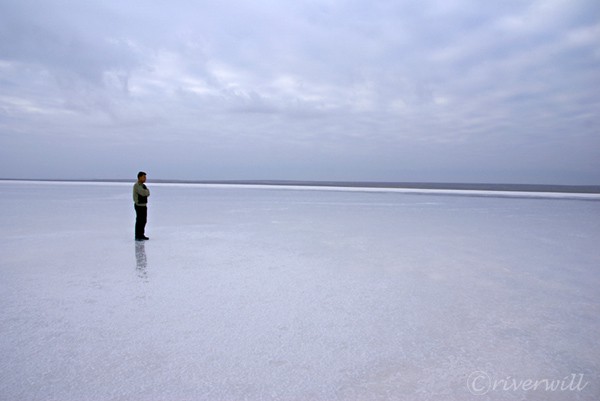 トゥズバエル塩湖（カザフスタン）Tuzbair Salt Flat