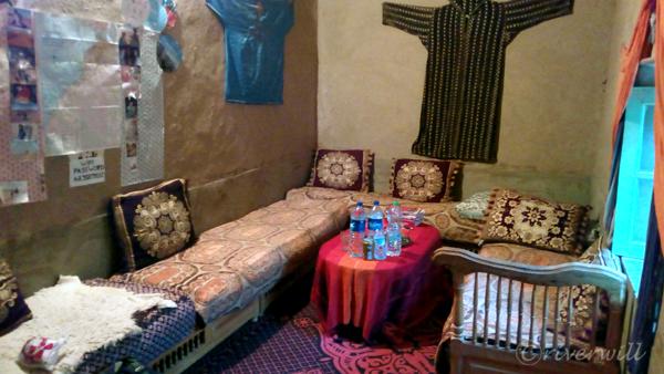 メルズーガのガイド宅にて家庭料理（モロッコ） Merzouga, Morocco