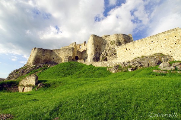 【トラベルjp】天空の城スピシュ城！ジブリファン必見のスロバキア中世古城