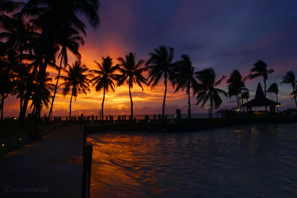 タンジュンアルビーチの夕景 Tanjung Aru Beach Sunset