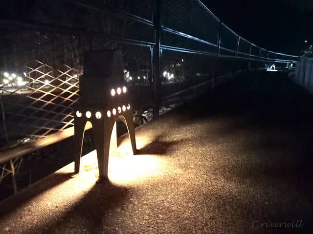 四万灯りまでの道のりに灯されていたおしゃれなオブジェ燈籠（ググっと観光ぐんま：絶景夜景より）