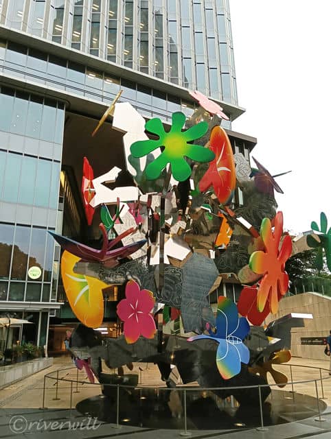 東京ガーデンテラス紀尾井町のシンボルオブジェ in ザ・プリンスギャラリー 東京紀尾井町