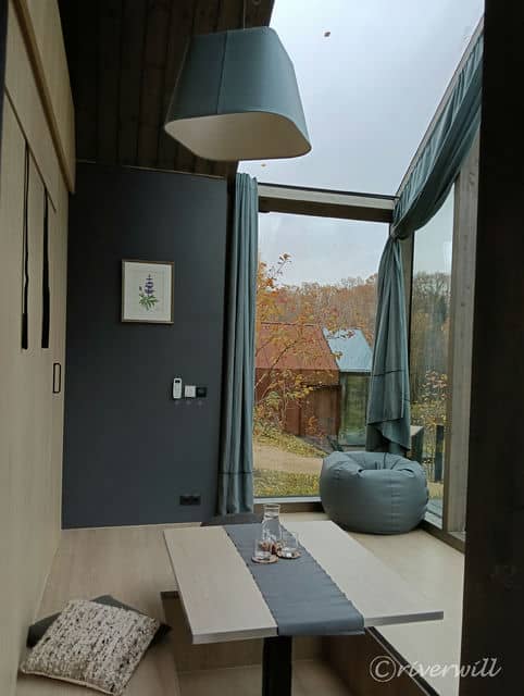 「日本家屋にインスピレーションを受けたキャビンあり