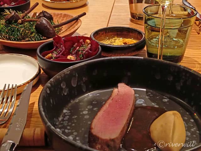 なかなか斬新な料理が続く