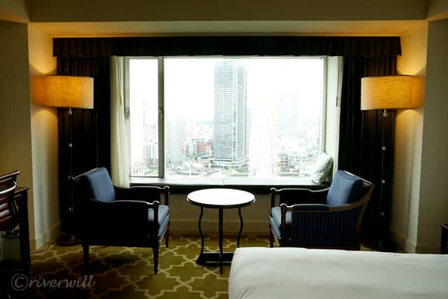 【ヨコハマ グランド インターコンチネンタル ホテル】レトロモダンで絵になる窓際の風景