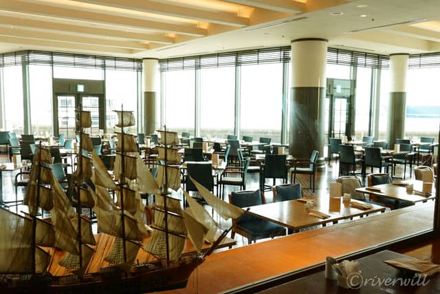 【ヨコハマ グランド インターコンチネンタル ホテル】「オーシャンテラス」にあった帆船の模型