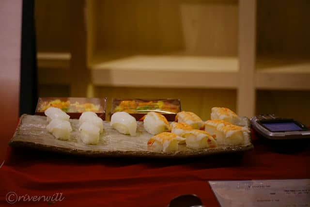 【横浜みなとみらい 万葉倶楽部】お寿司のワゴンサービスも