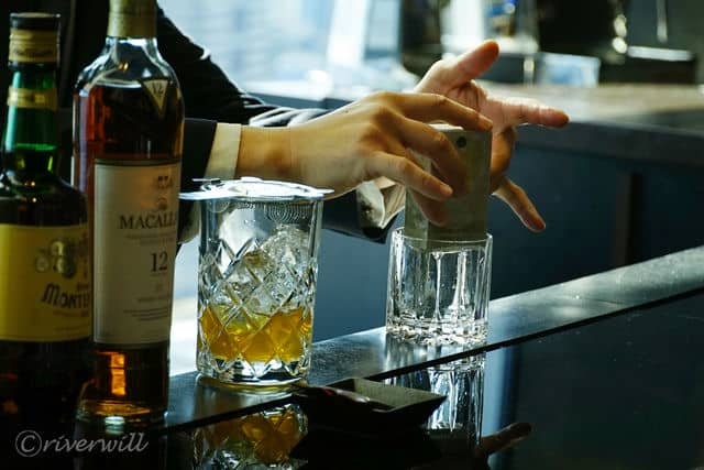 【ザ・プリンスギャラリー 東京紀尾井町】ザ・プリンスギャラリー 東京紀尾井町のマークを氷に刻印